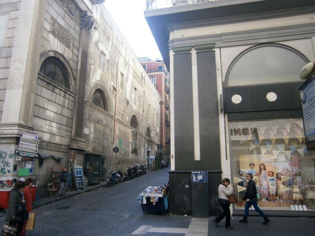B&B Da Roberto Napoli Exterior foto
